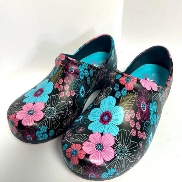 Anywear Unisex Anti Slip Closed Back EVA Nursing Clogs Shoes - Size W8 M6 - Picture 1 of 15